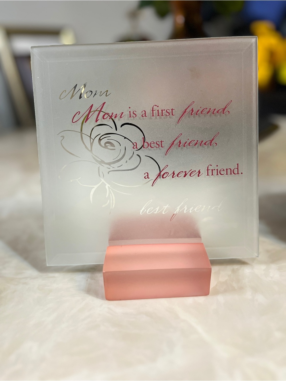« Mom - Best Friend » Glass Plaque, home decor, gift idea.
